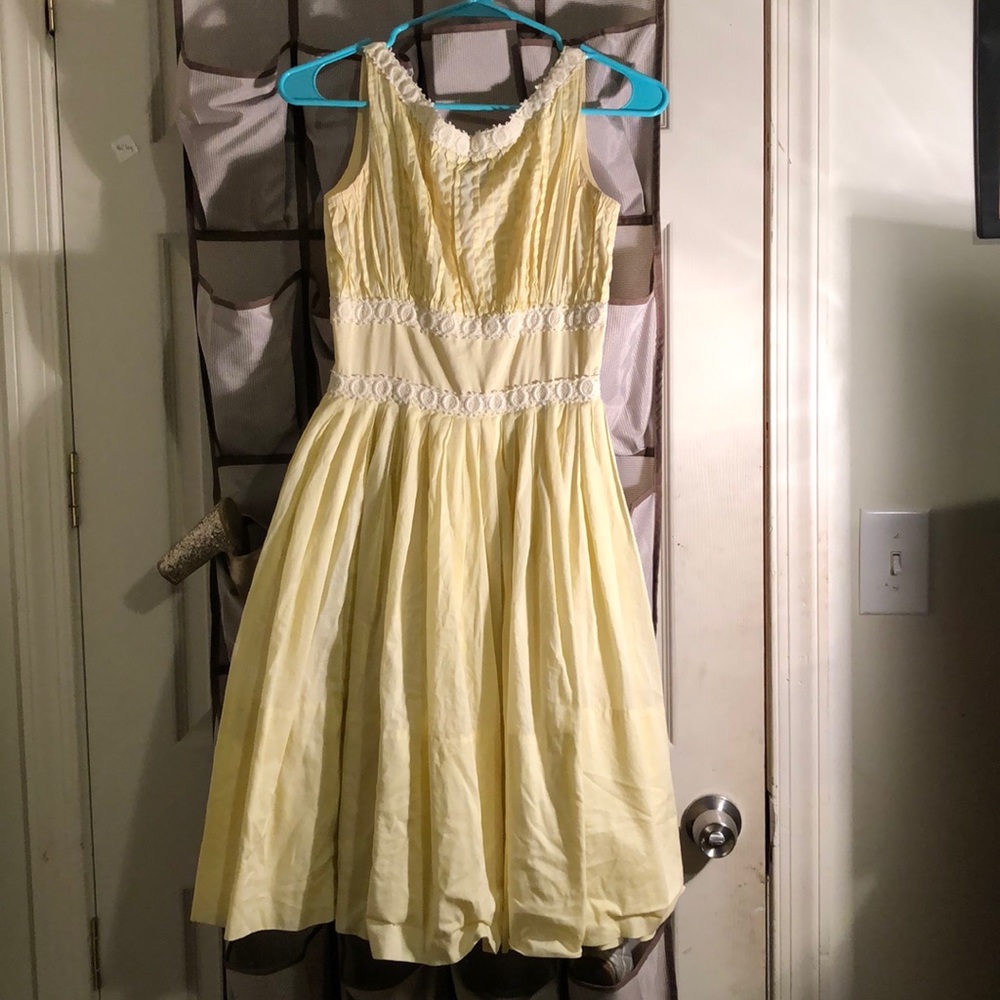 Vintage 60’s yellow sundress